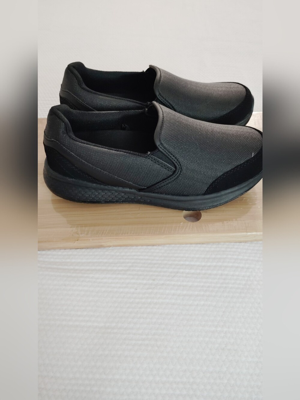 TredSafe Women's EnduroPro Oil & Slip Resistant Shoes Various Black Slip On New.